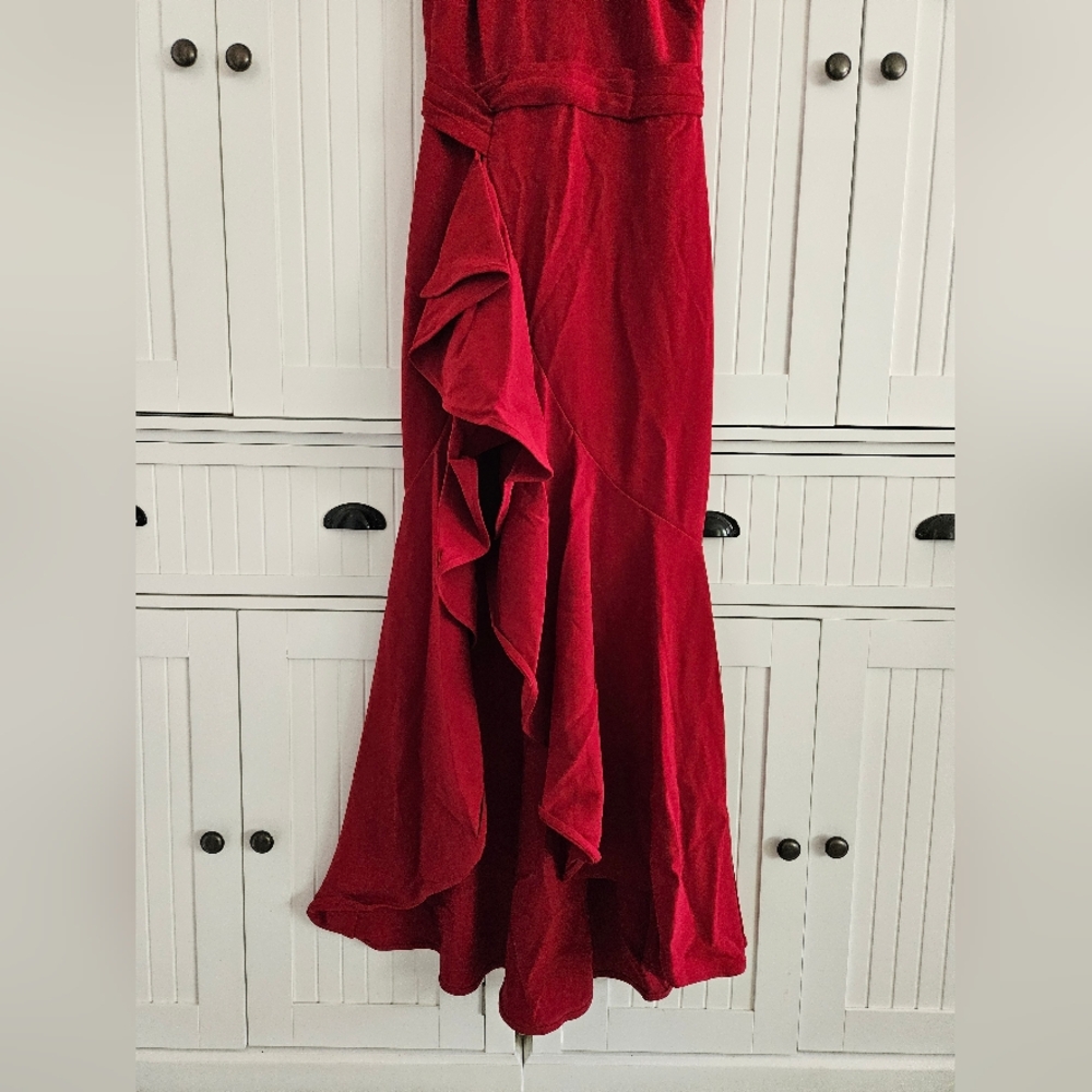 Red dress - Picture 4 of 7
